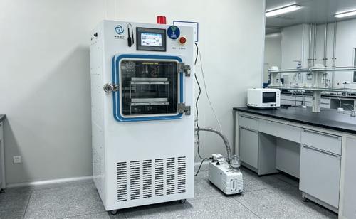 四环起航 H20 实验室真空冷冻干燥机高校生物医学学院现场安装实拍，分体式冻干机搭配真空泵，科研冻干设备实验室实景